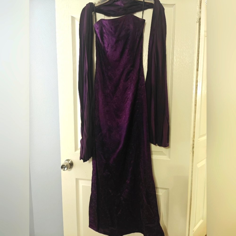 Jessica McClintock Purple Strapless Gown for Prom